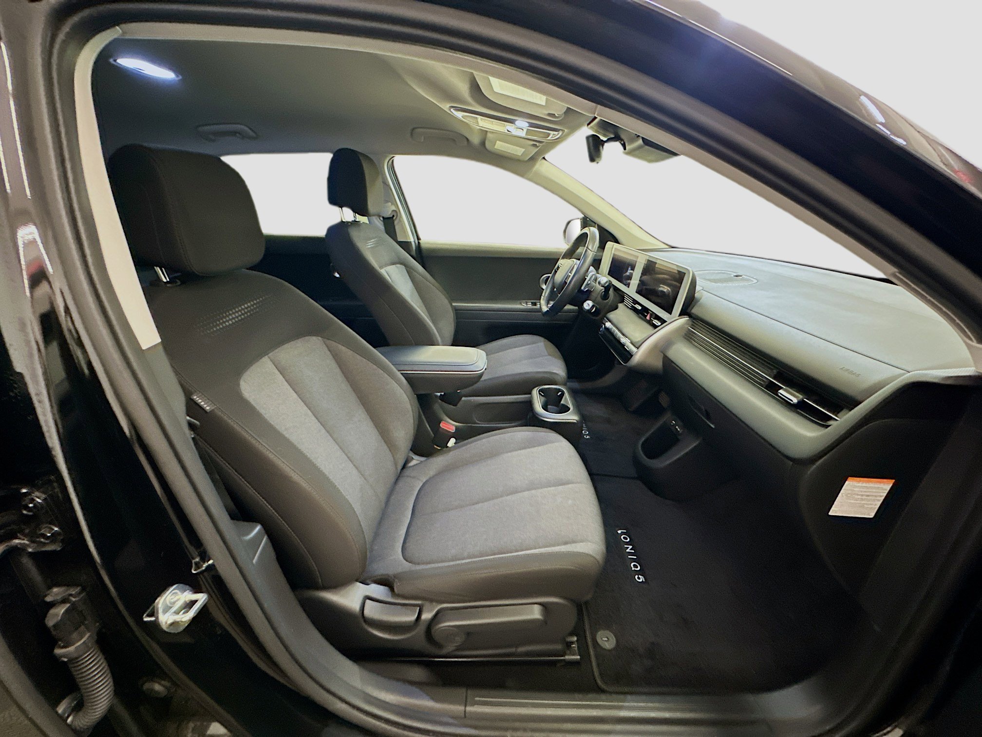 Used 2024 Hyundai Ioniq 5 SE image 32