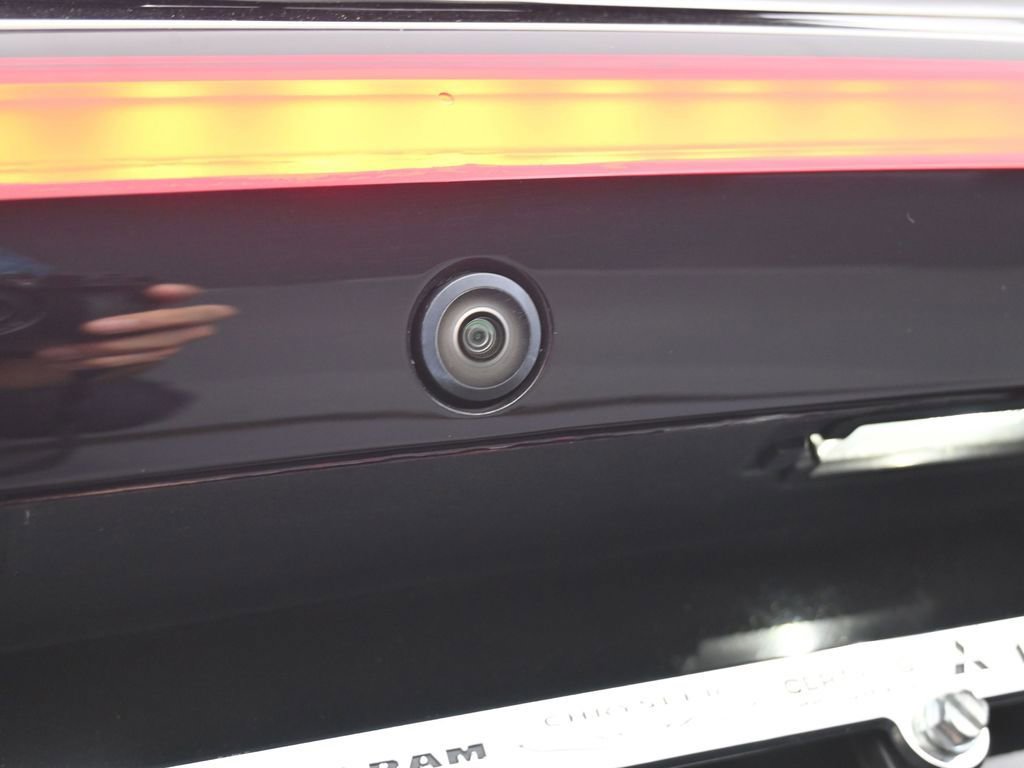 Used 2024 Chrysler Pacifica Limited w/ S Appearance Package image 45