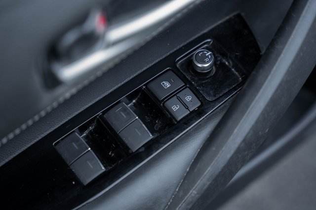 Used 2019 Toyota Corolla SE w/ SE Option Package image 35