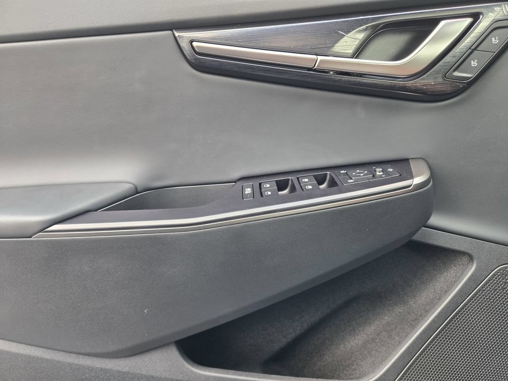 New 2025 Kia EV6 Wind RWD image 16