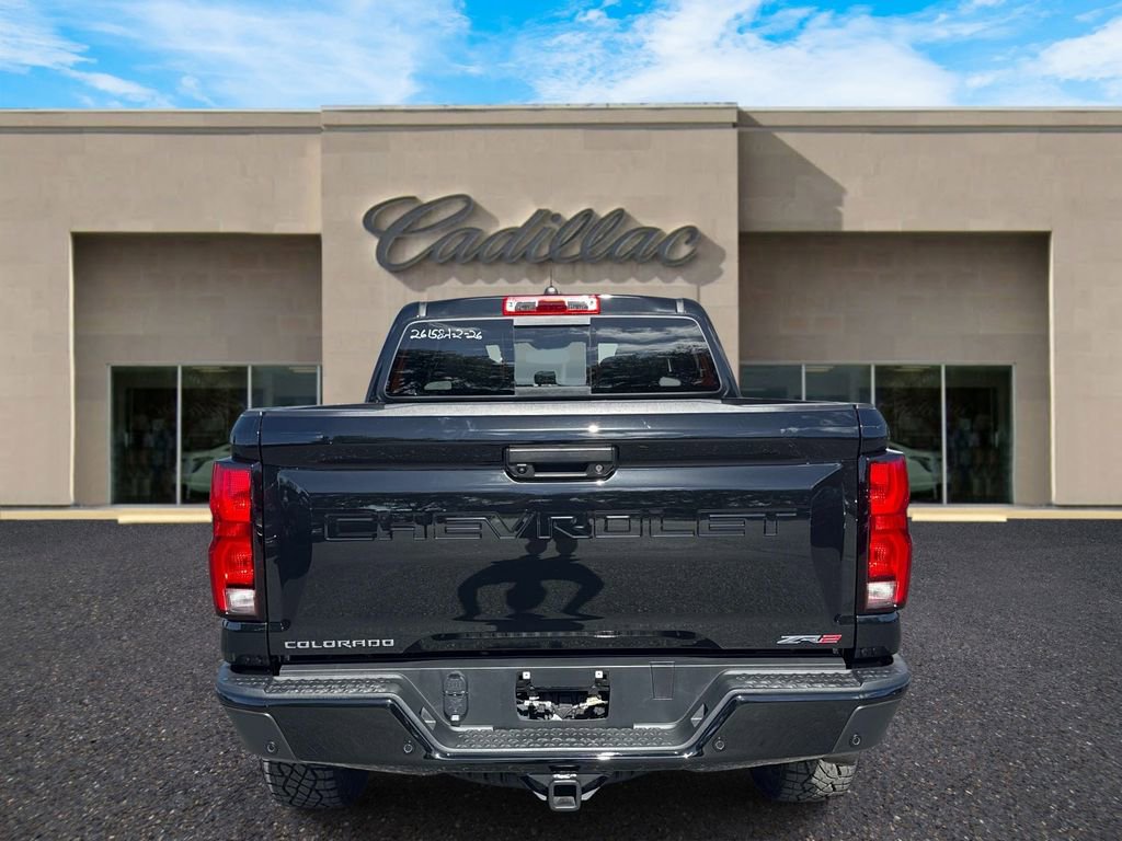 Used 2026 Chevrolet Colorado ZR2 w/ Technology Package AWD/4WD image 4