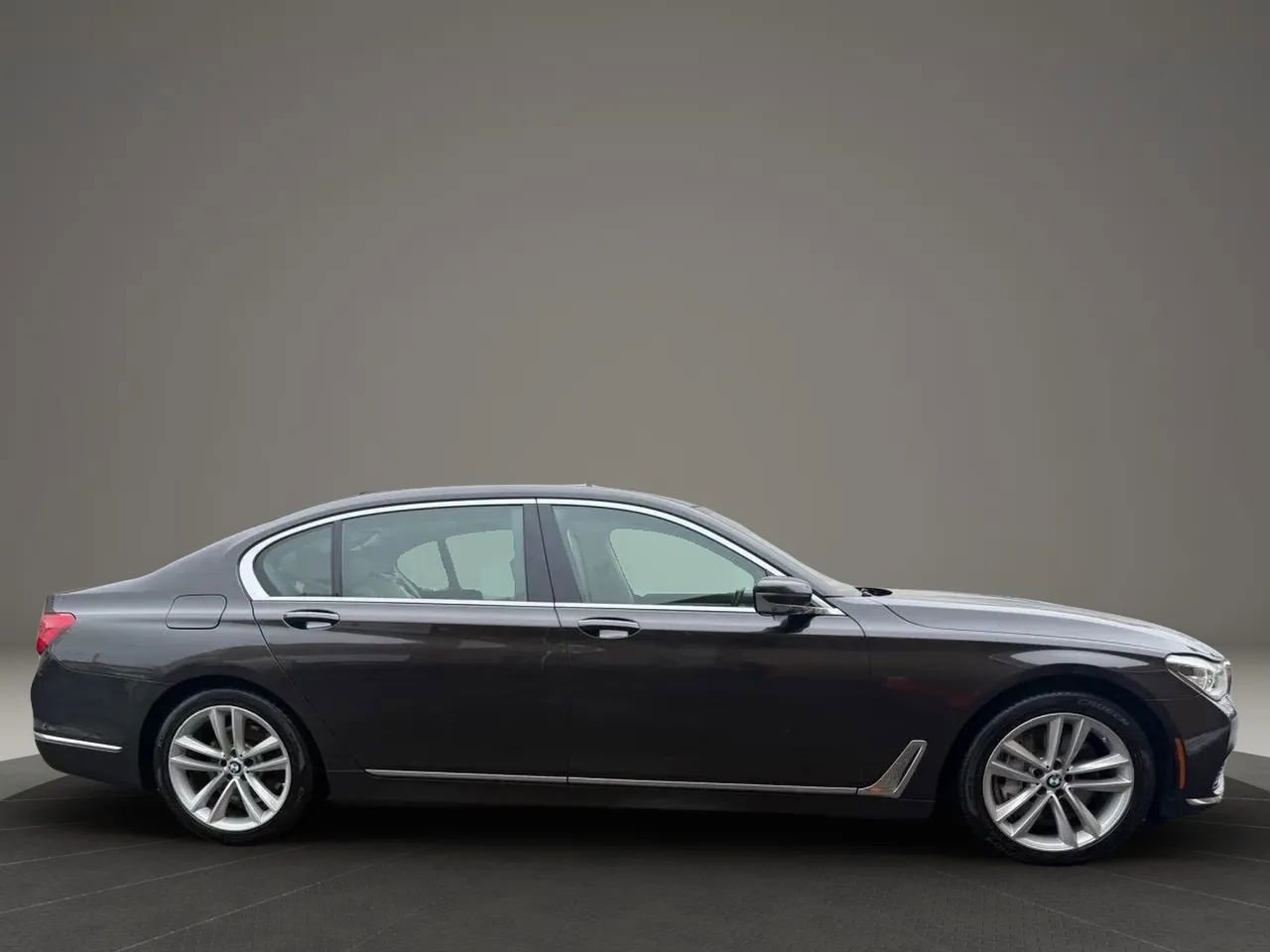 Used 2016 BMW 750i xDrive AWD/4WD image 6