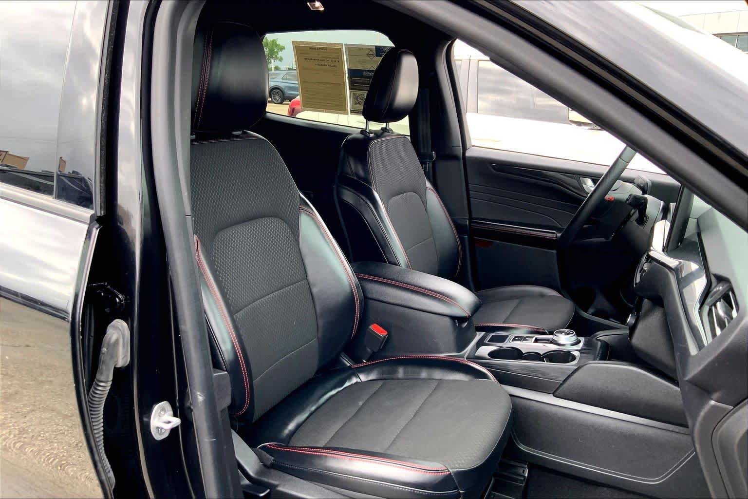 Certified 2023 Ford Escape ST-Line w/ Tech Pack #1 FWD image 9
