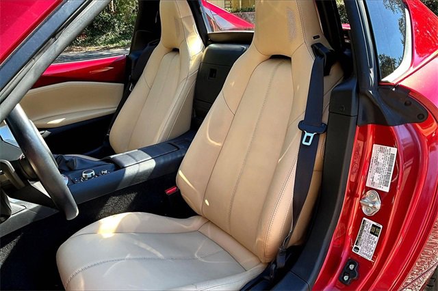 Used 2019 MAZDA MX-5 Miata RF Grand Touring image 17