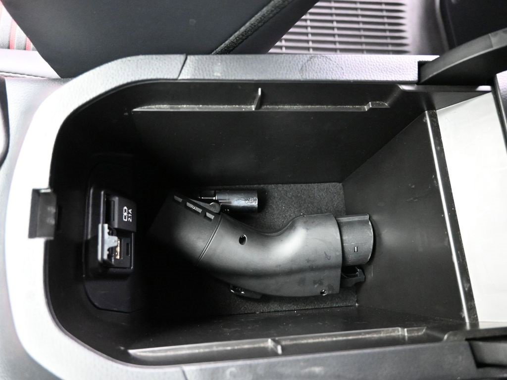 Used 2021 Toyota RAV4 XSE image 40