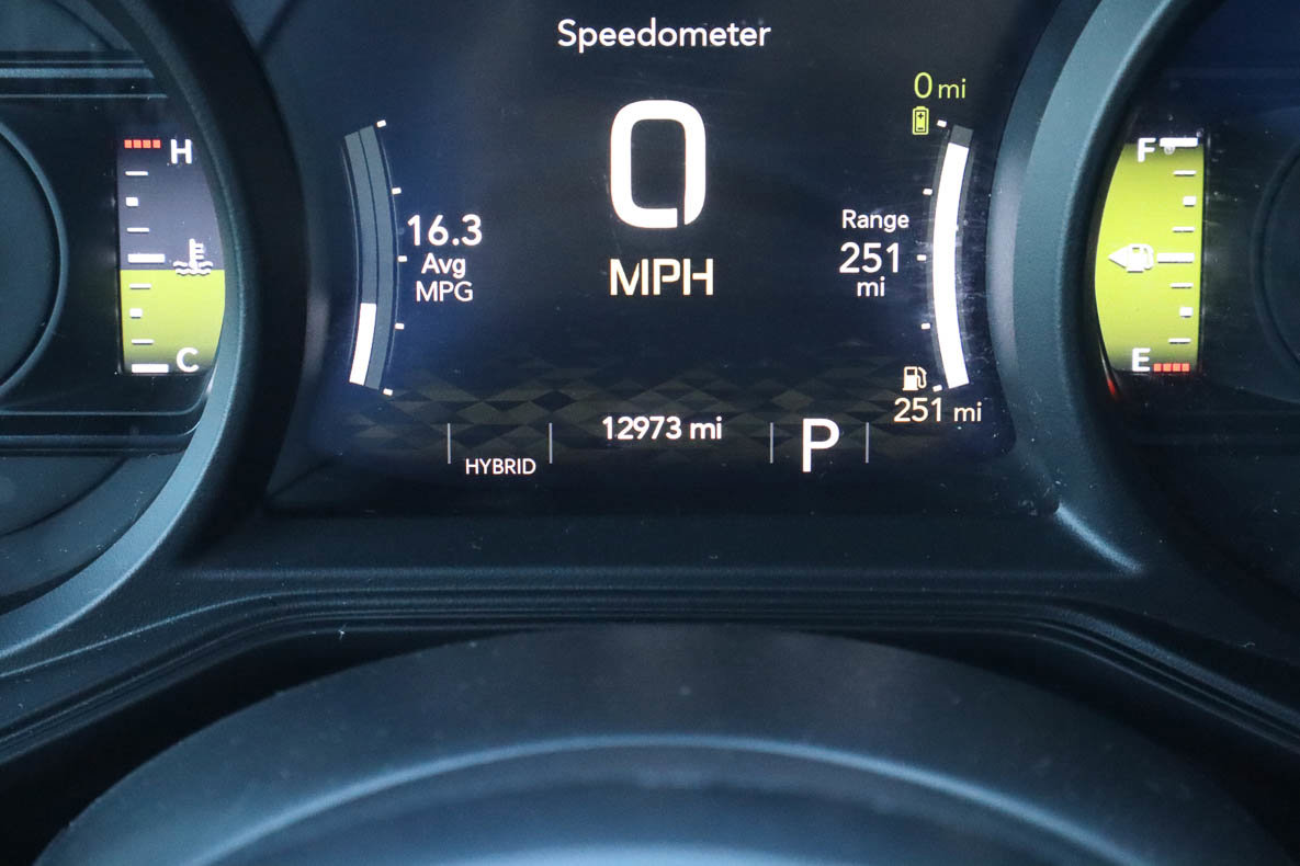 Used 2025 Jeep Wrangler Willys AWD/4WD image 32