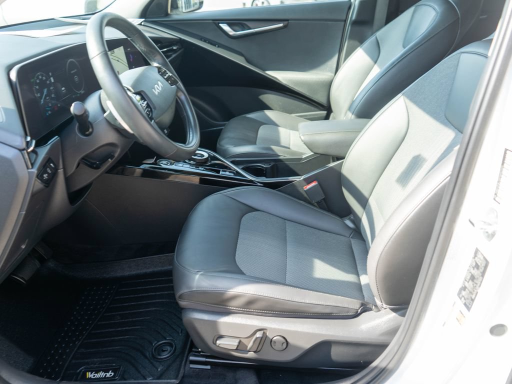 Certified 2023 Kia Niro Wind w/ Wind Preserve Package FWD image 12