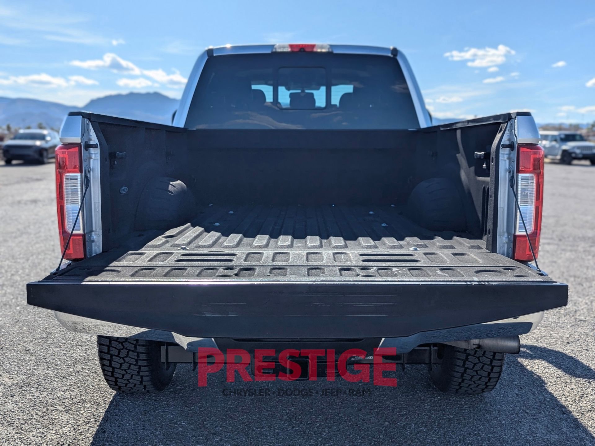 Used 2017 Ford F250 Lariat w/ Lariat Value Package AWD/4WD image 9