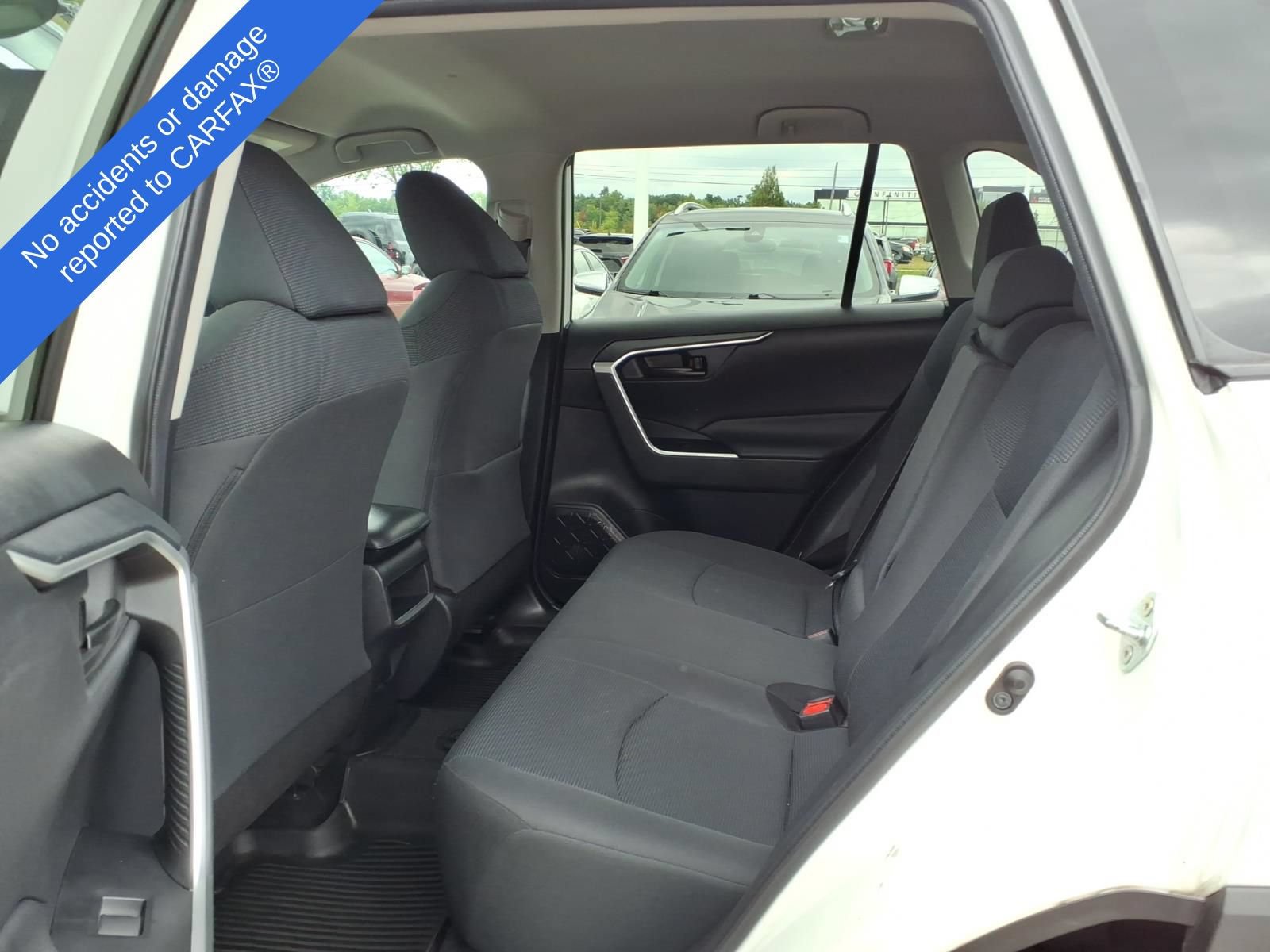 Used 2019 Toyota RAV4 LE AWD/4WD image 13