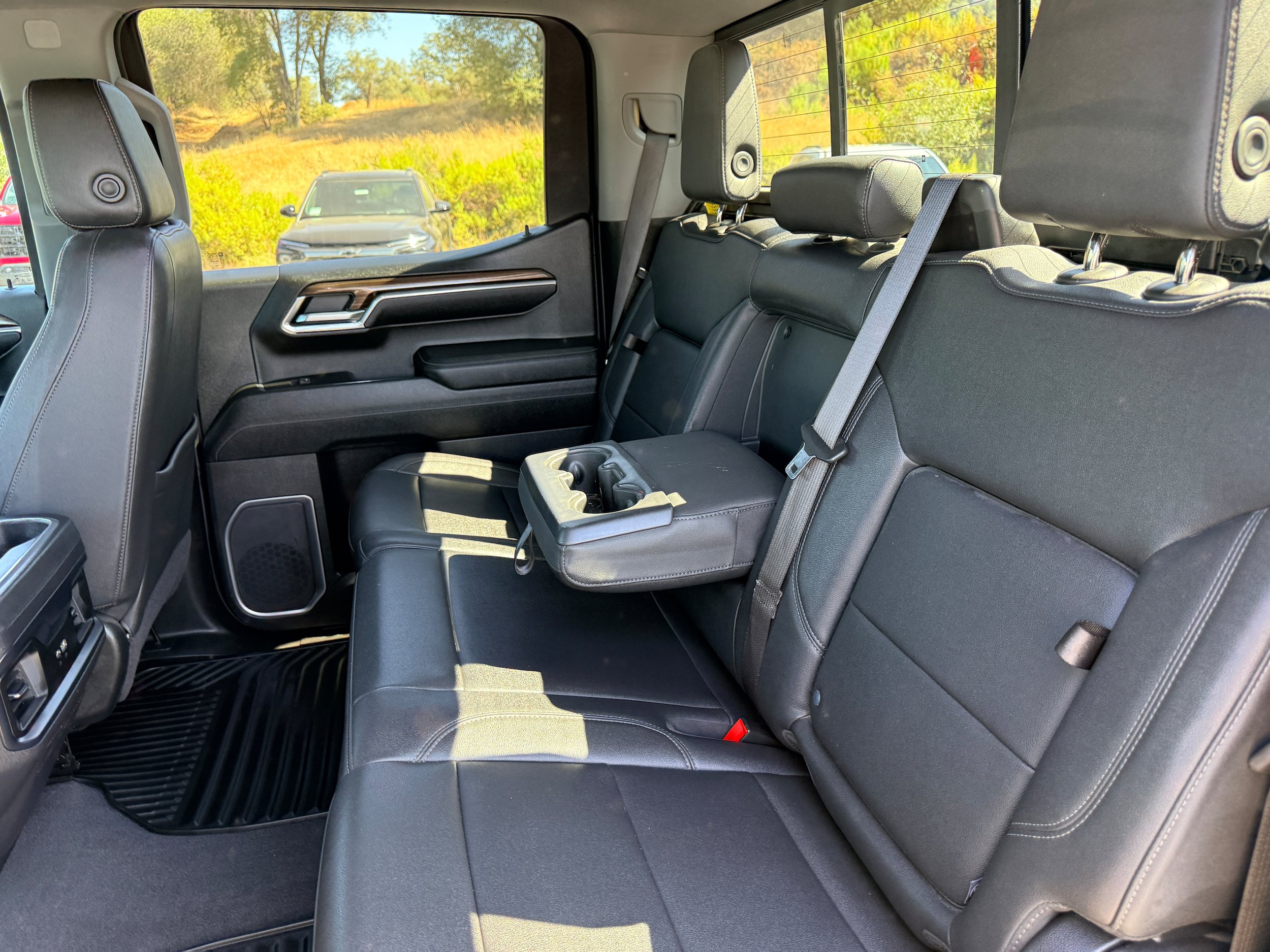 Used 2023 Chevrolet Silverado 1500 LT Trail Boss w/ LT Trail Boss Premium Package AWD/4WD image 12