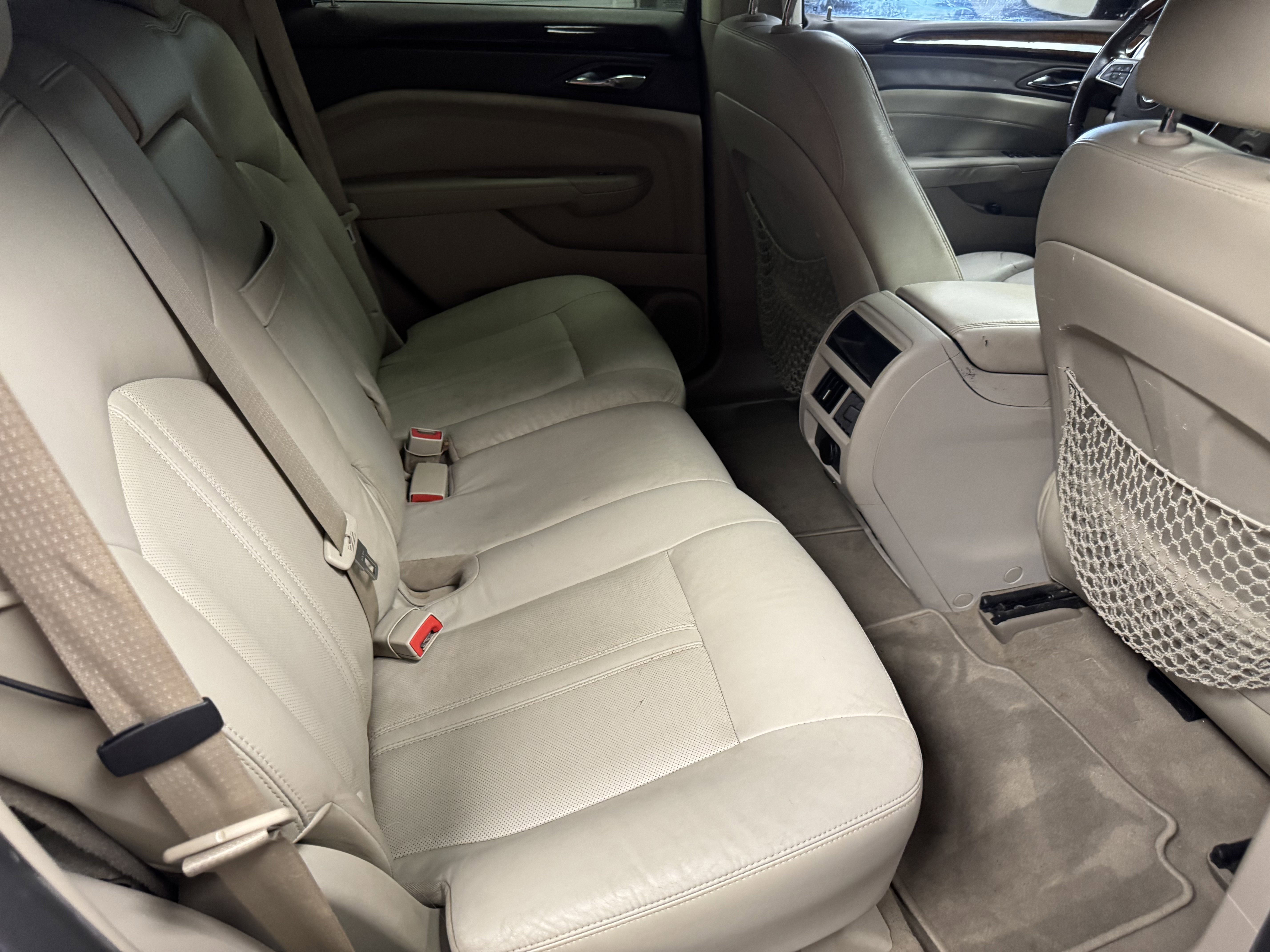 Used 2010 Cadillac SRX Luxury image 14