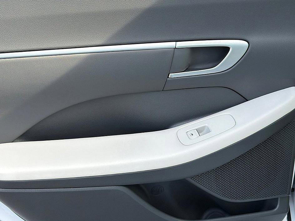 Certified 2025 Hyundai Sonata SEL image 9