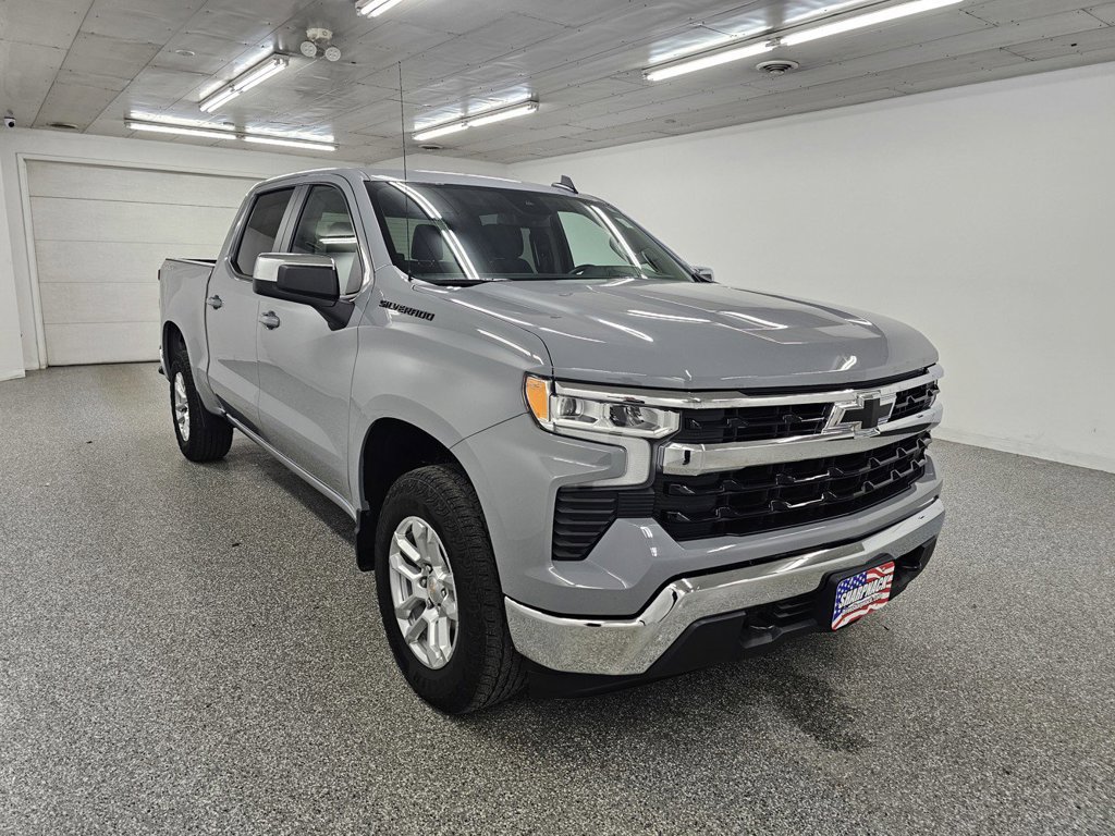 Used 2024 Chevrolet Silverado 1500 LT AWD/4WD image 3