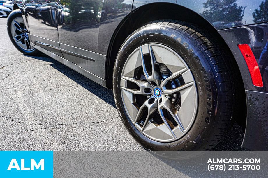 Used 2022 BMW iX xDrive50 w/ Dynamic Handling Package image 16