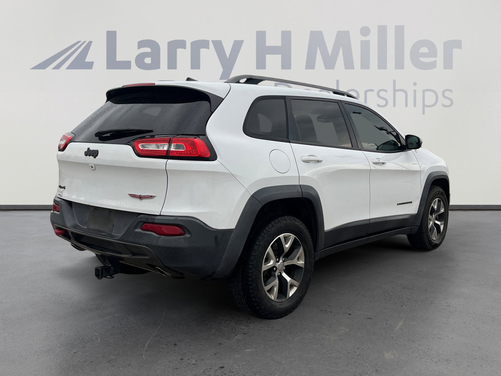 Used 2016 Jeep Cherokee Trailhawk w/ Comfort/Convenience Group image 5