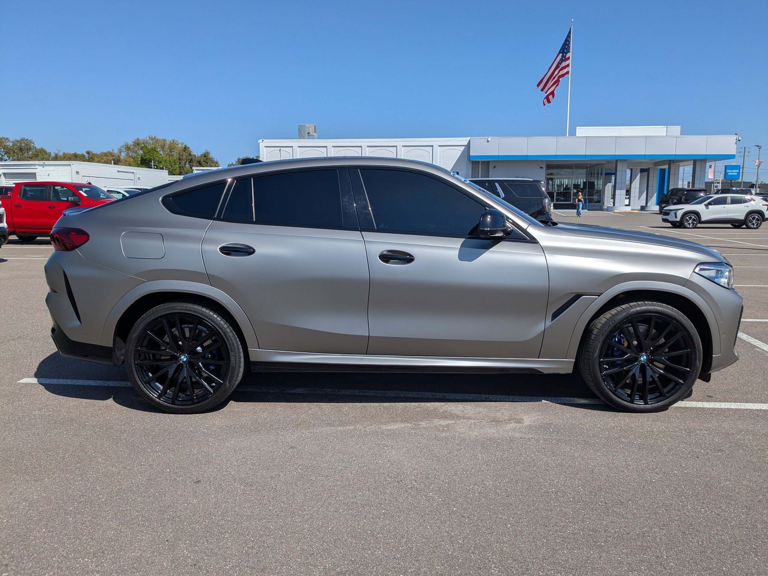 Used 2020 BMW X6 M50i w/ Executive Package image 3