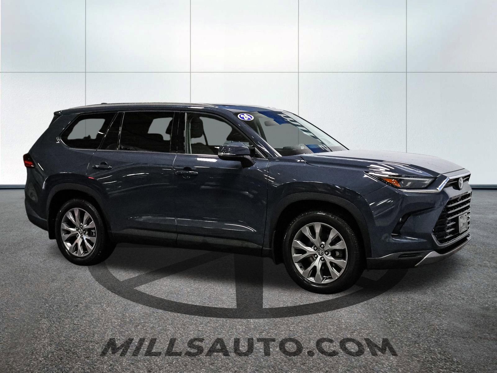 Used 2024 Toyota Grand Highlander Limited image 10
