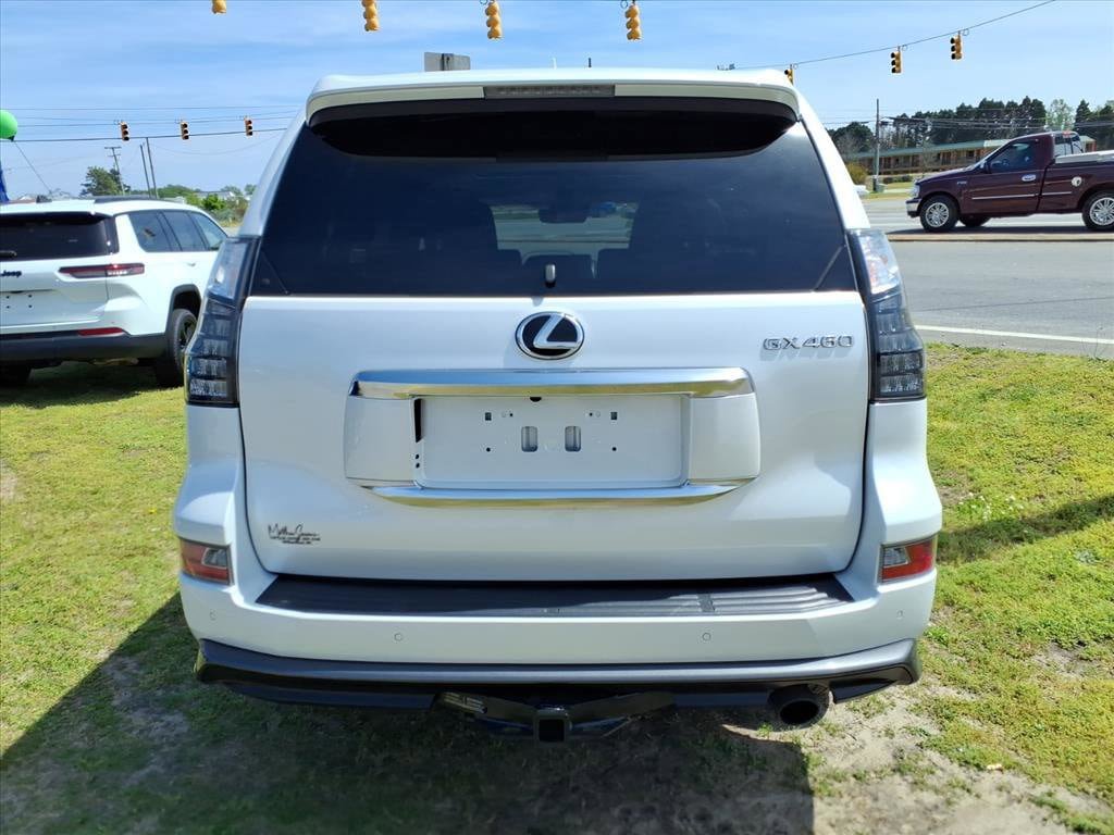 Used 2023 Lexus GX 460 Luxury w/ Sport Design Package AWD/4WD image 3