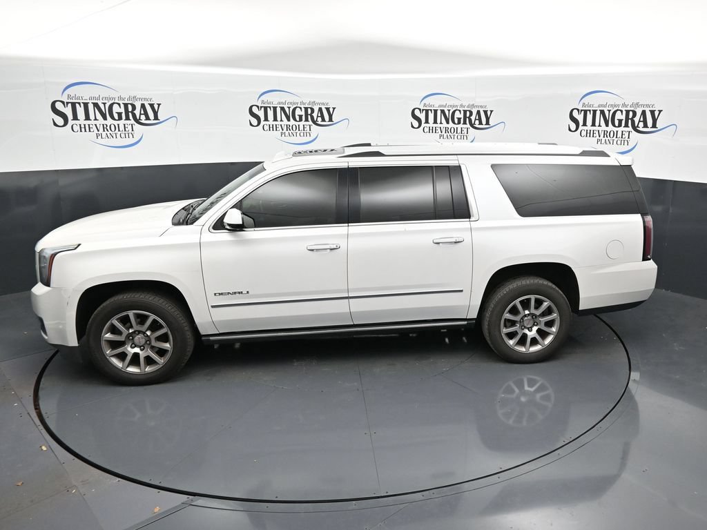 Used 2020 GMC Yukon XL Denali w/ Enhanced Security Package RWD image 21