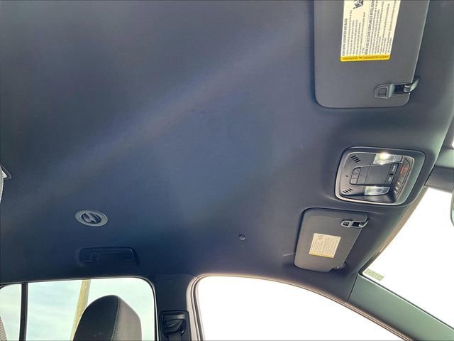 Used 2023 Chevrolet Traverse LT image 23