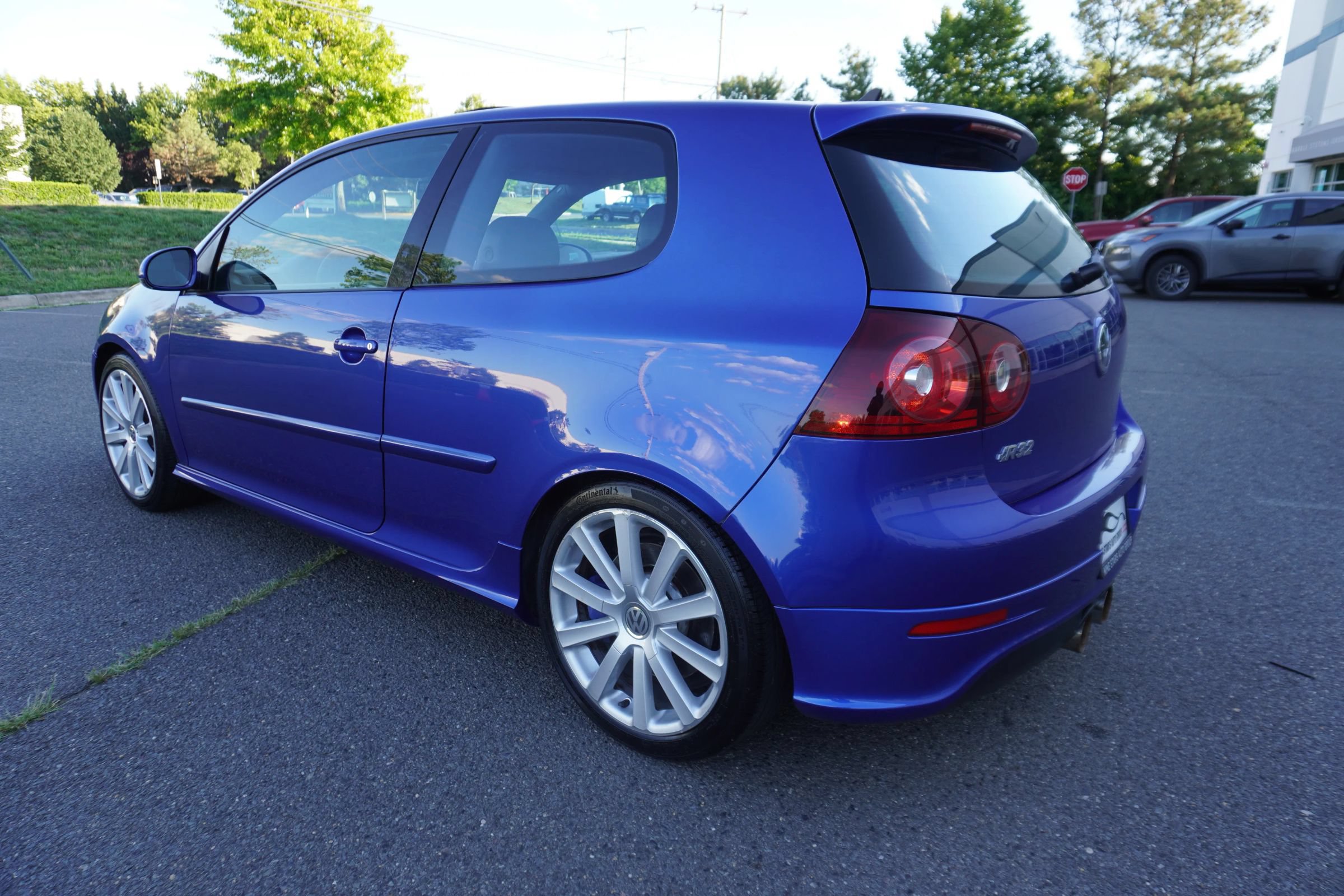 Used 2008 Volkswagen R32 AWD/4WD image 5