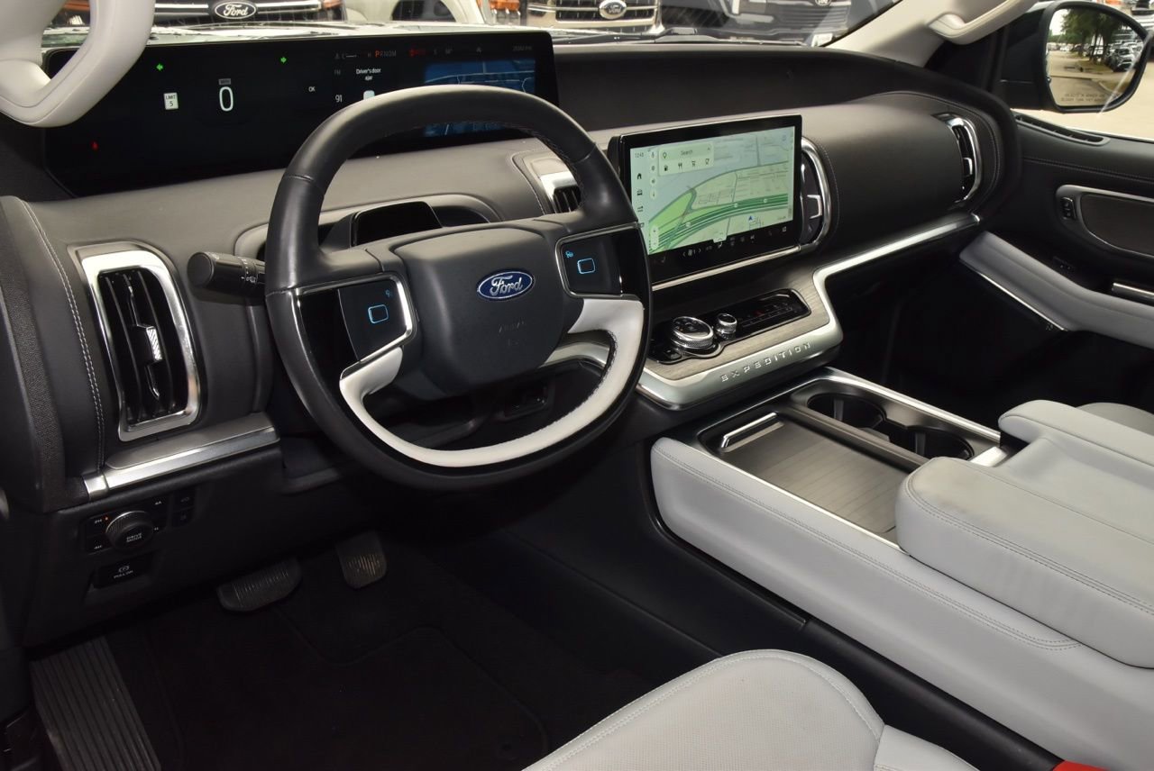 Certified 2025 Ford Expedition Platinum AWD/4WD image 36