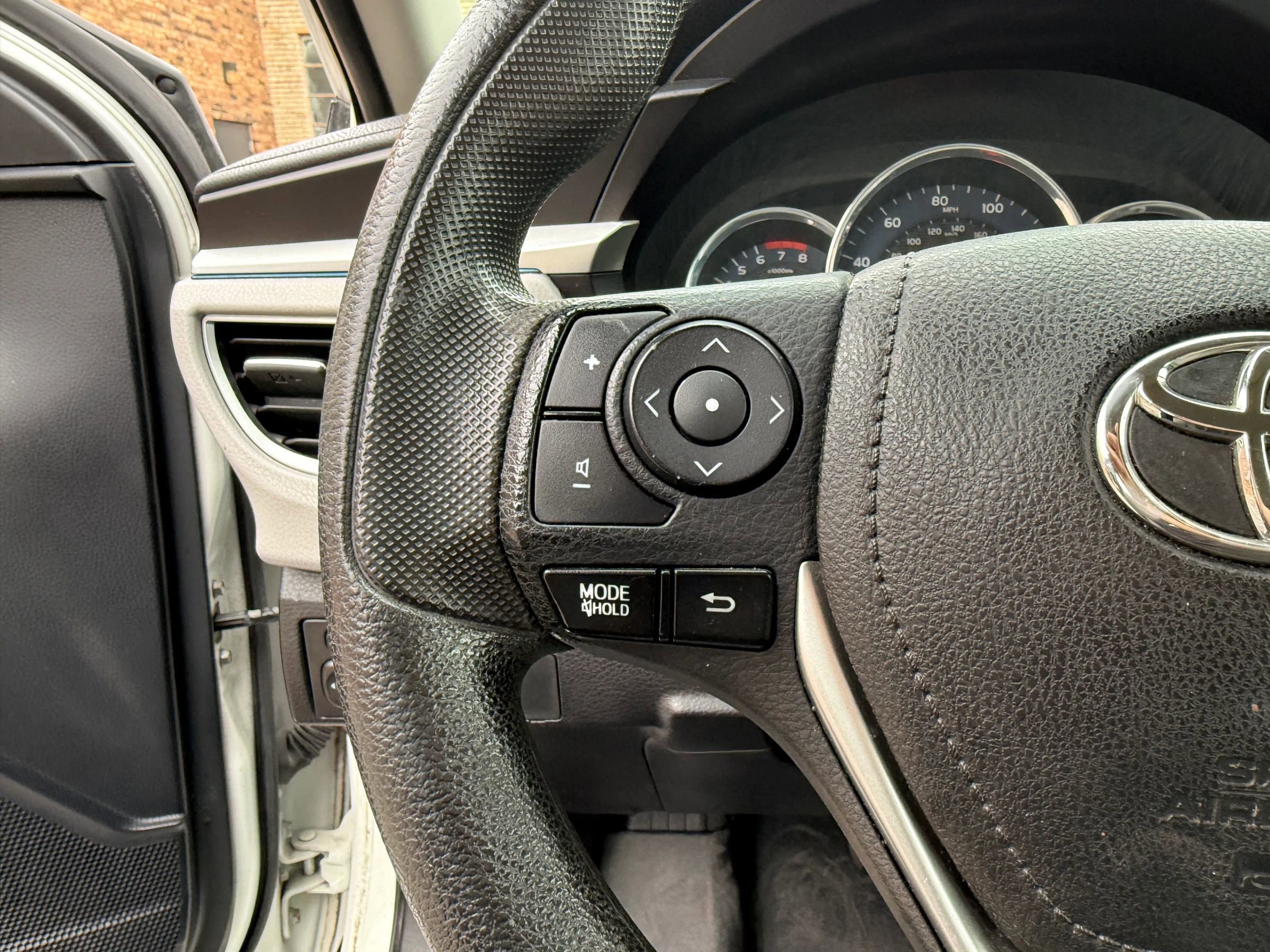 Used 2016 Toyota Corolla LE FWD image 20