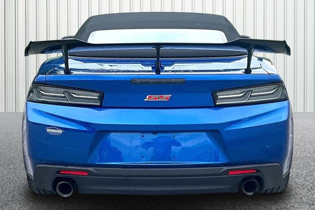 Used 2018 Chevrolet Camaro SS RWD image 4