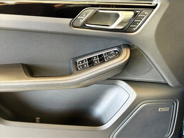 Certified 2026 Porsche Macan AWD/4WD image 11