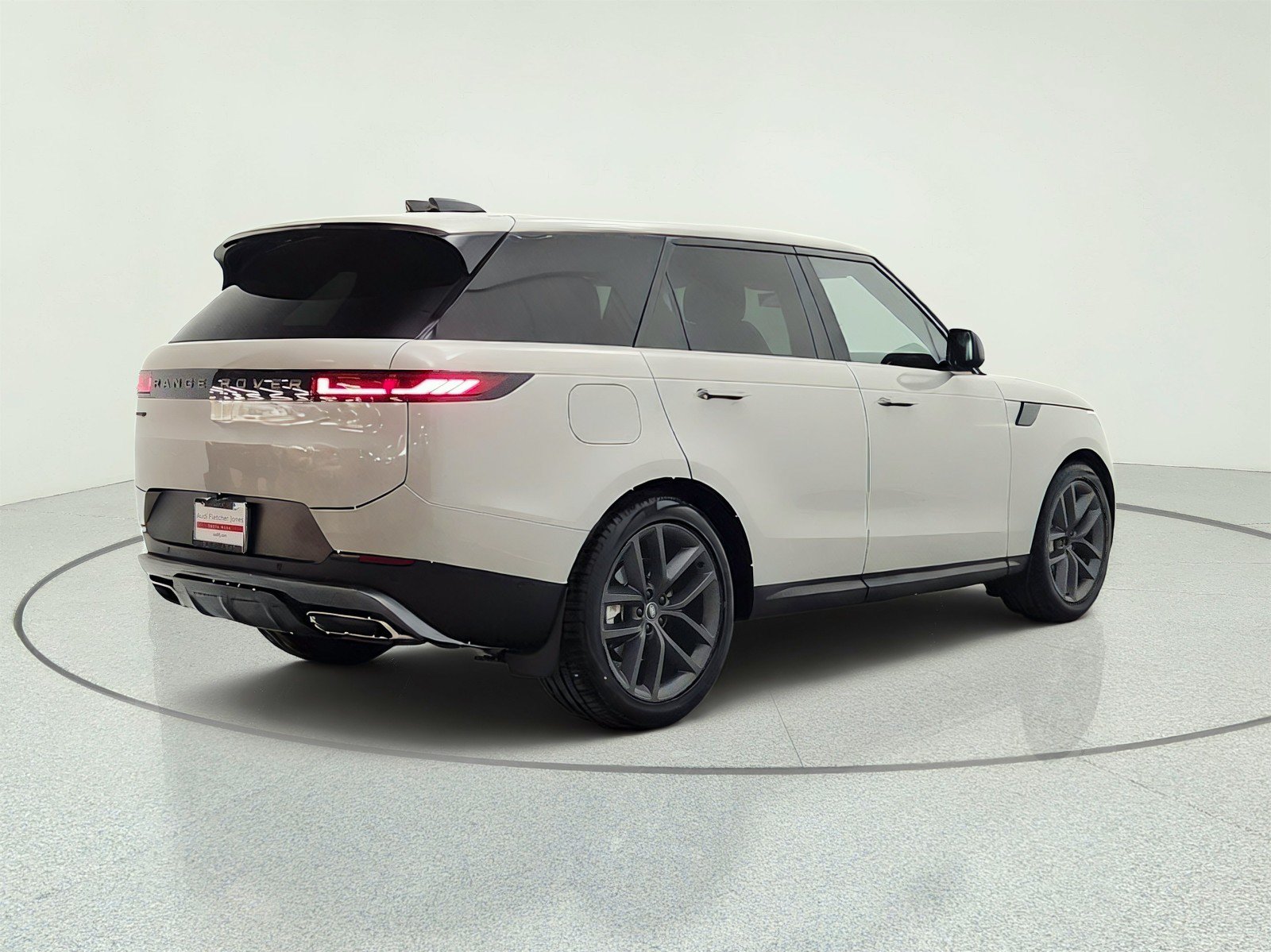 Used 2025 Land Rover Range Rover Sport SE AWD/4WD image 5