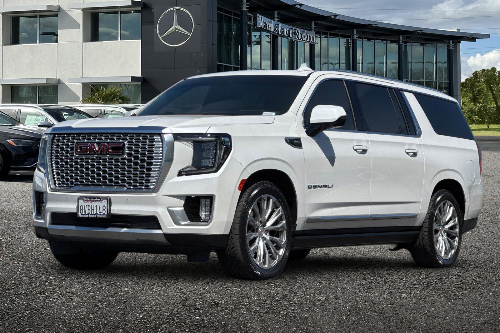 Used 2021 GMC Yukon XL Denali w/ Denali Ultimate Package AWD/4WD image 8