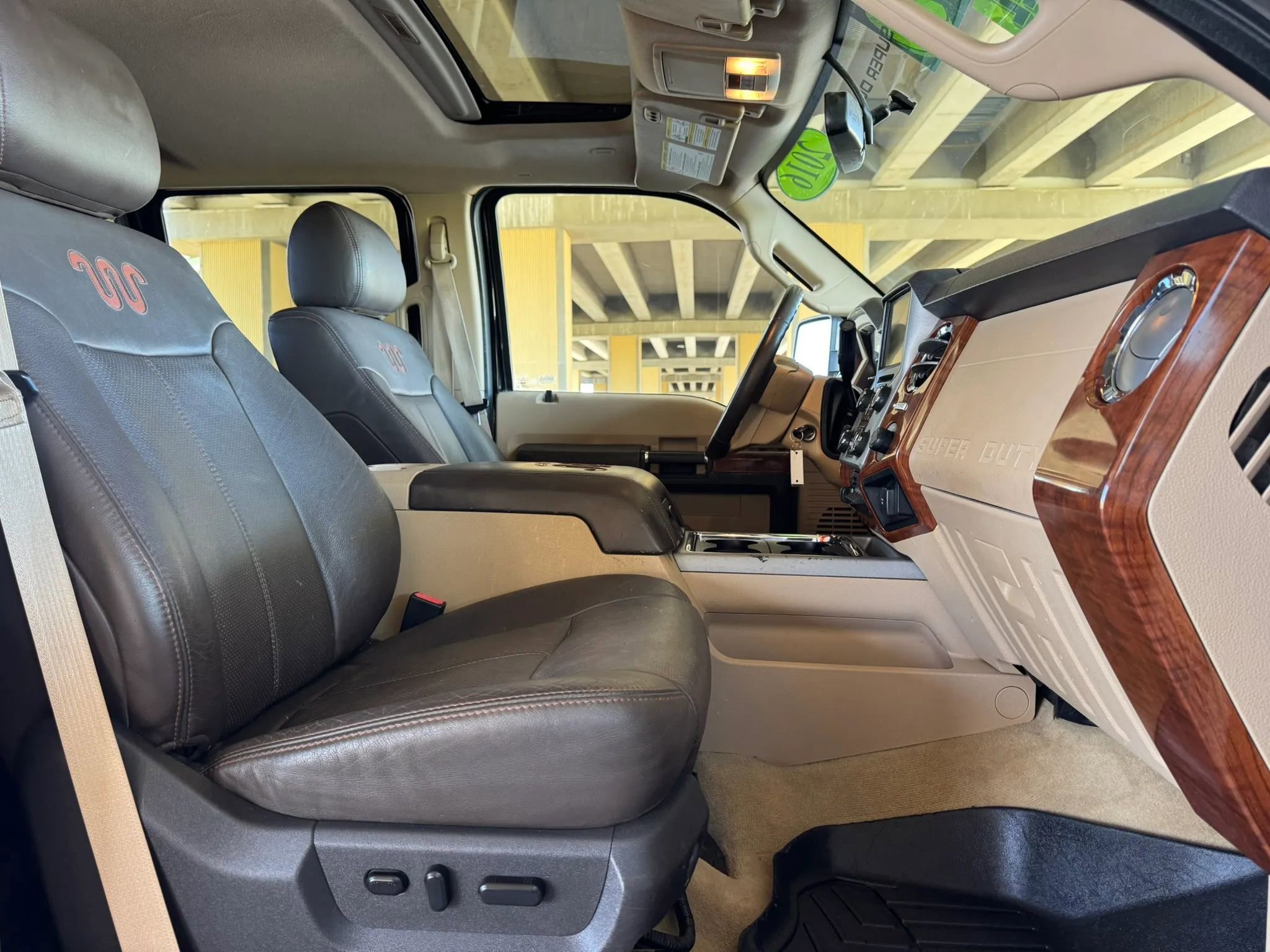 Used 2016 Ford F250 King Ranch w/ FX4 Off-Road Package image 32