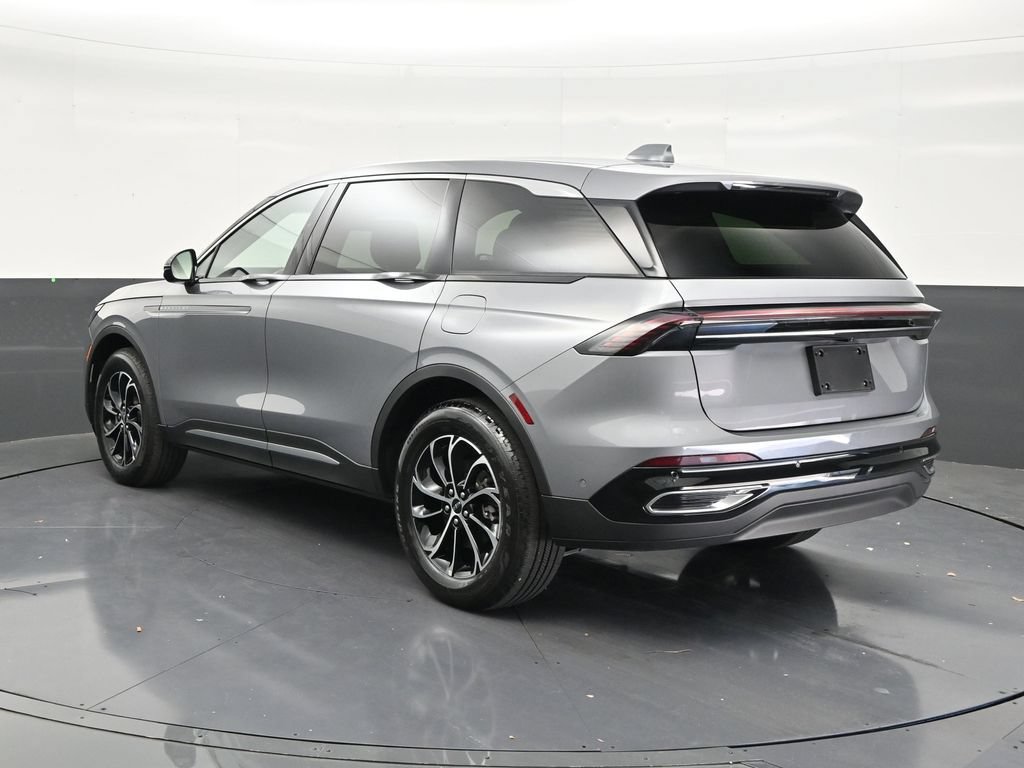 Used 2024 Lincoln Nautilus Premier AWD/4WD image 3