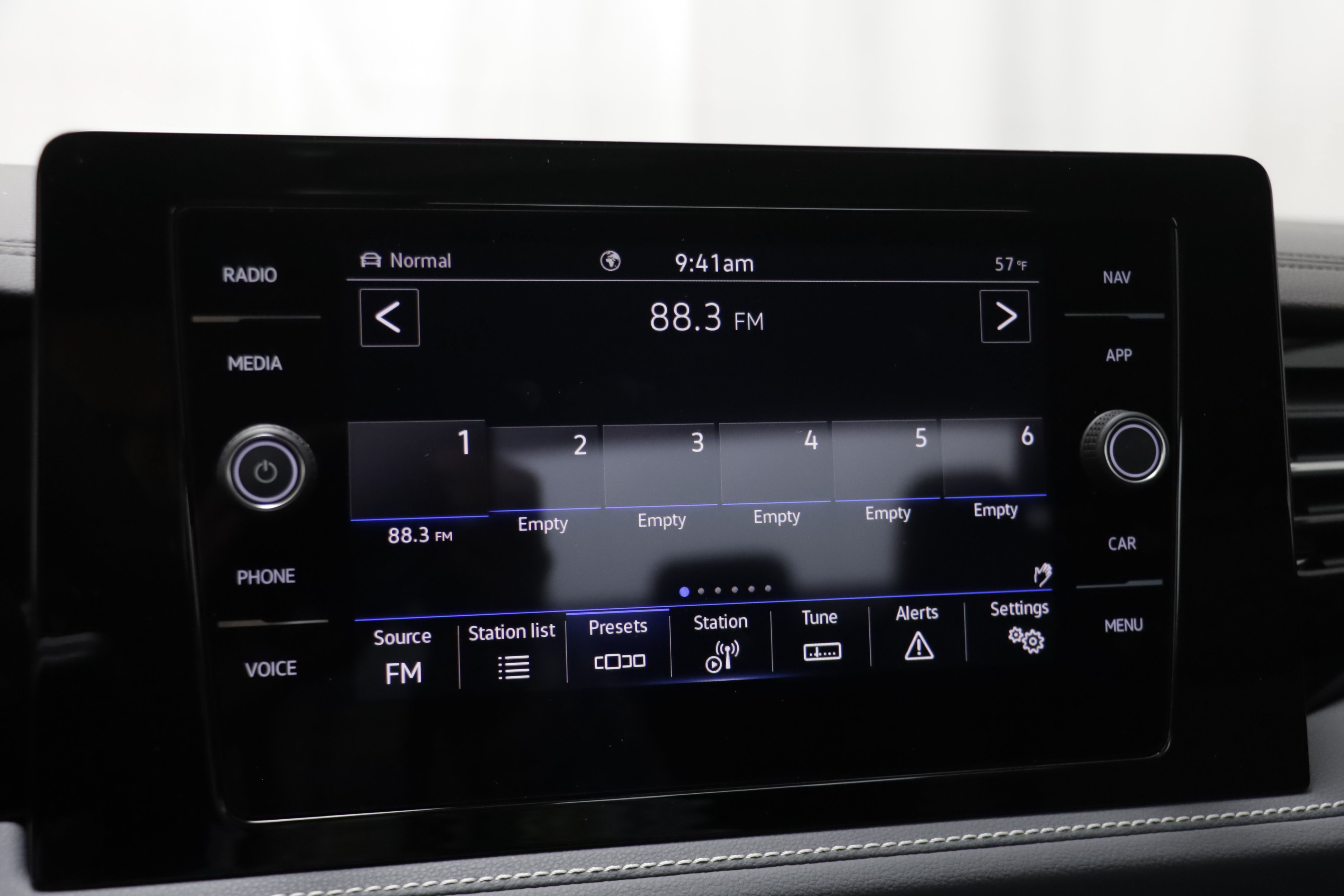 New 2027 Volkswagen Jetta SEL FWD image 11