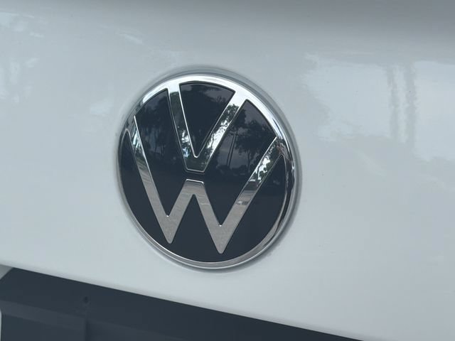 Used 2024 Volkswagen Jetta GLI 40th Anniversary Edition FWD image 9