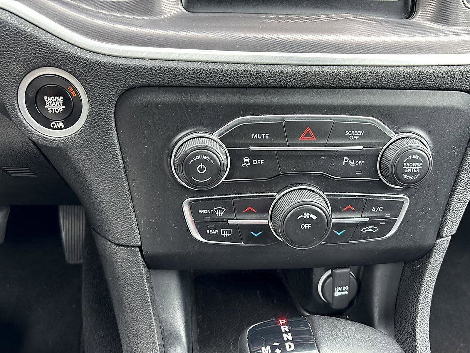 Used 2022 Dodge Charger SXT image 9