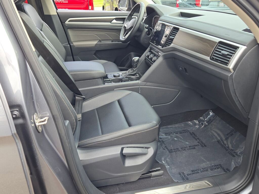 Used 2023 Volkswagen Atlas SE image 9