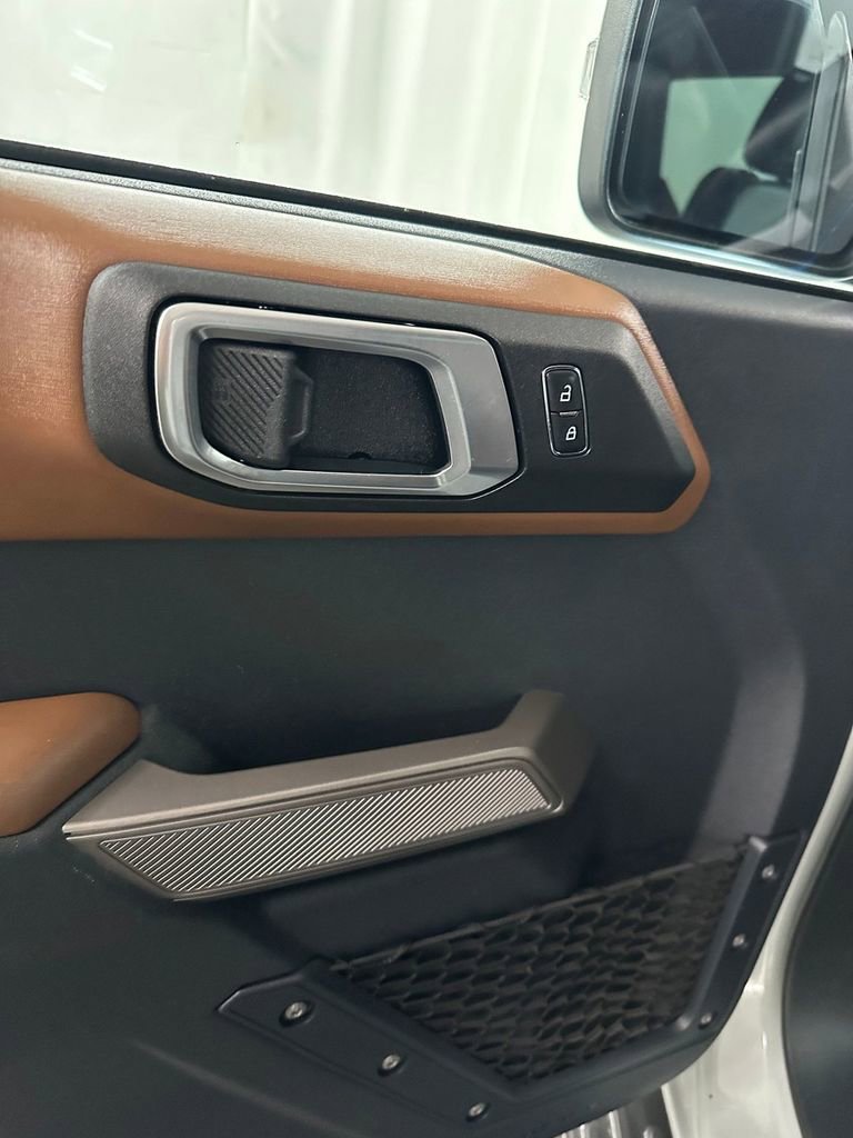 Used 2023 Ford Bronco Outer Banks image 9