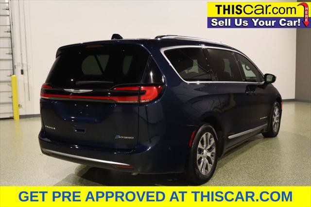 Used 2025 Chrysler Pacifica Pinnacle FWD image 8