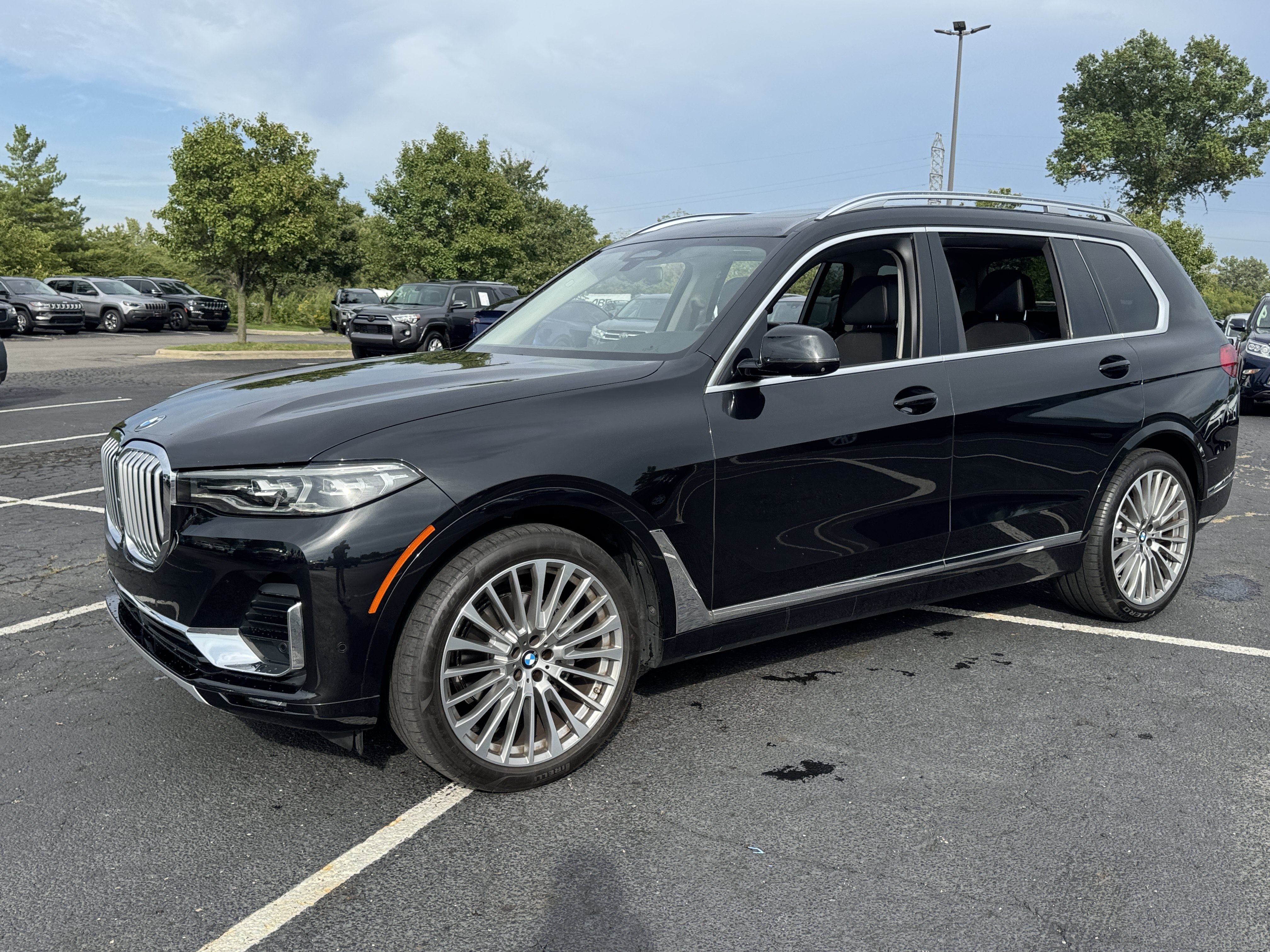 Used 2022 BMW X7 xDrive40i w/ Executive Package AWD/4WD image 8