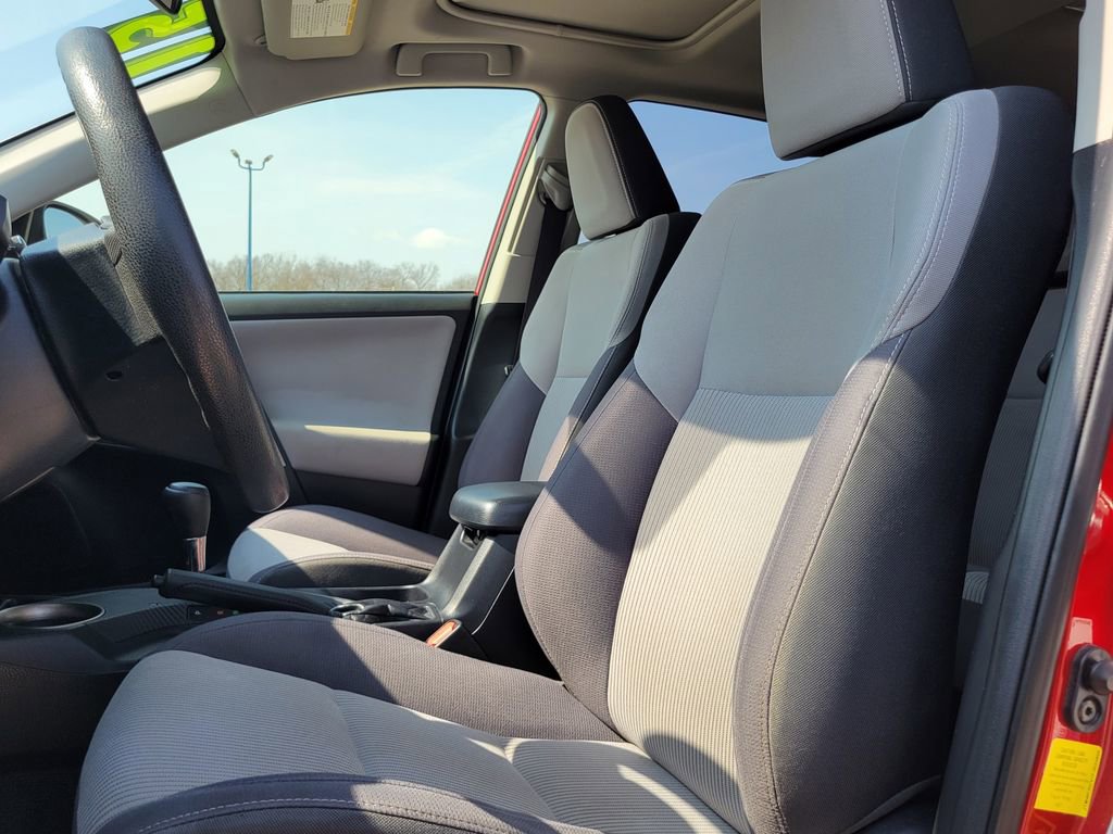 Used 2015 Toyota RAV4 XLE image 16
