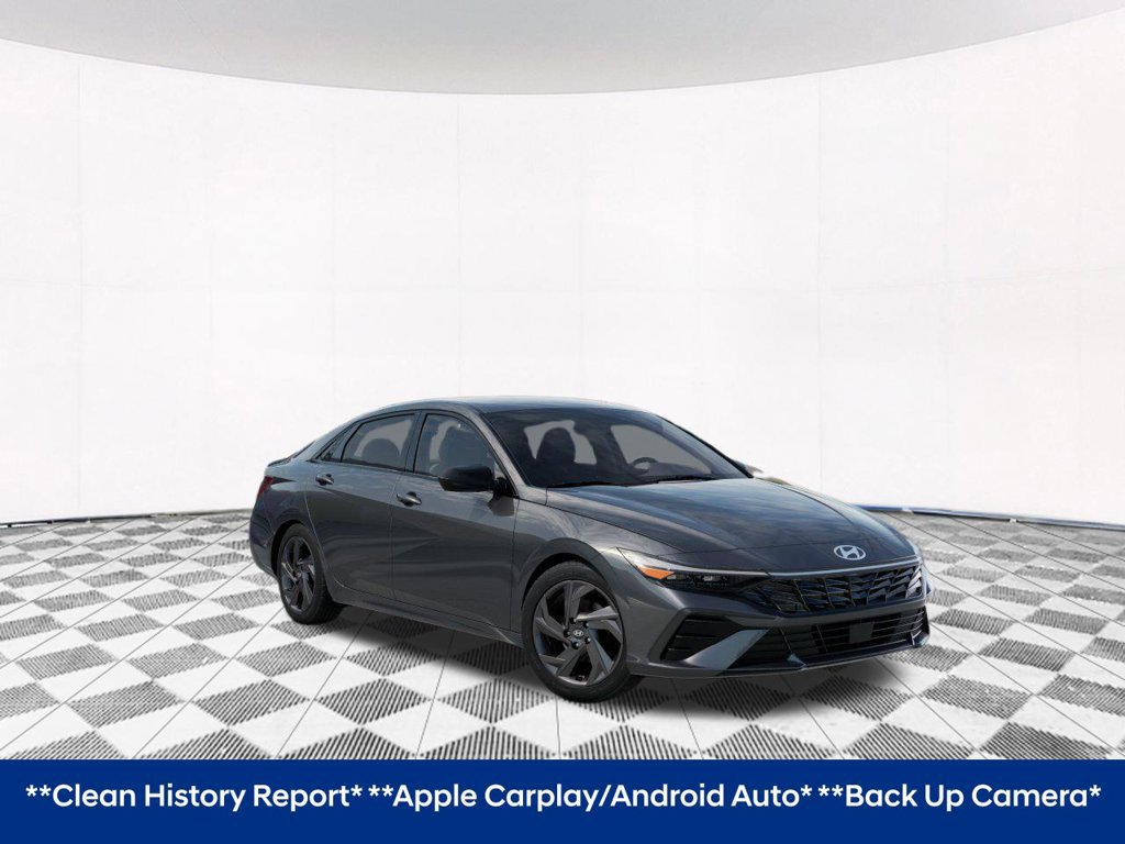 Used 2026 Hyundai Elantra Sport FWD image 2