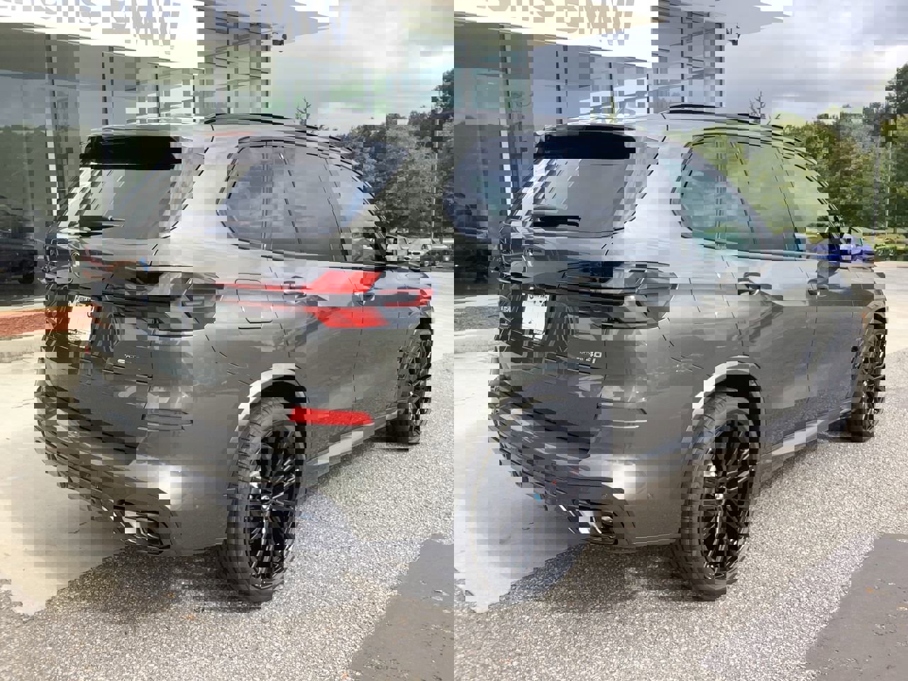 New 2026 BMW X5 sDrive40i w/ M Sport Package image 8