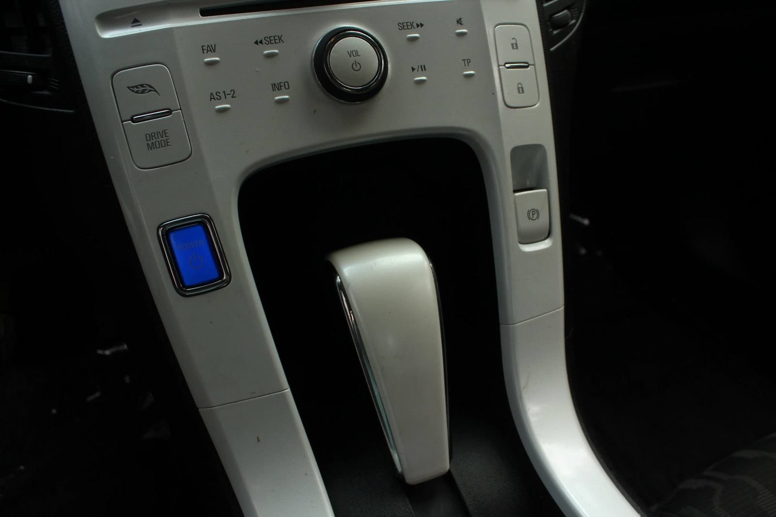 Used 2013 Chevrolet Volt w/ Enhanced Safety Package 1 FWD image 33