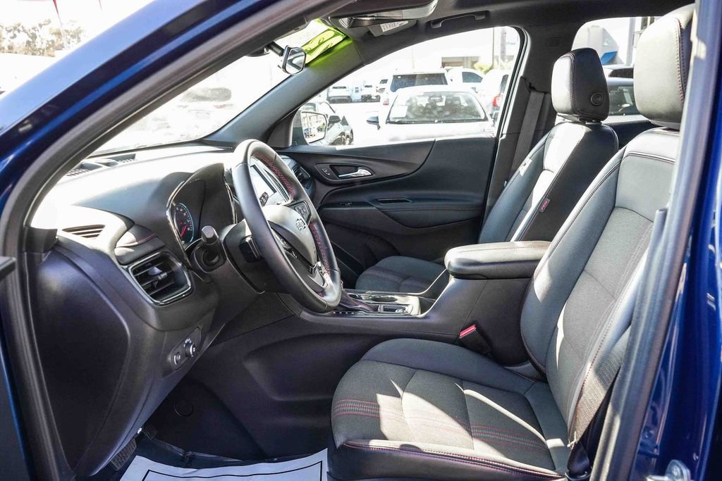 Used 2023 Chevrolet Equinox RS AWD/4WD image 17