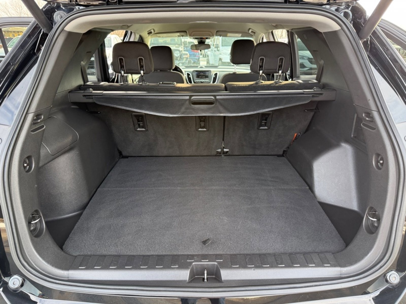 Used 2020 Chevrolet Equinox LT w/ Driver Convenience Package image 19