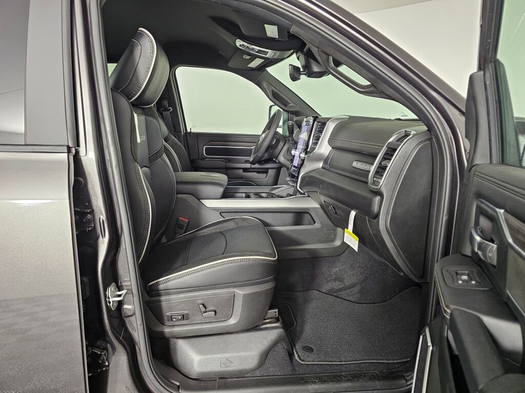 New 2026 RAM 2500 Laramie w/ Night Edition AWD/4WD image 38