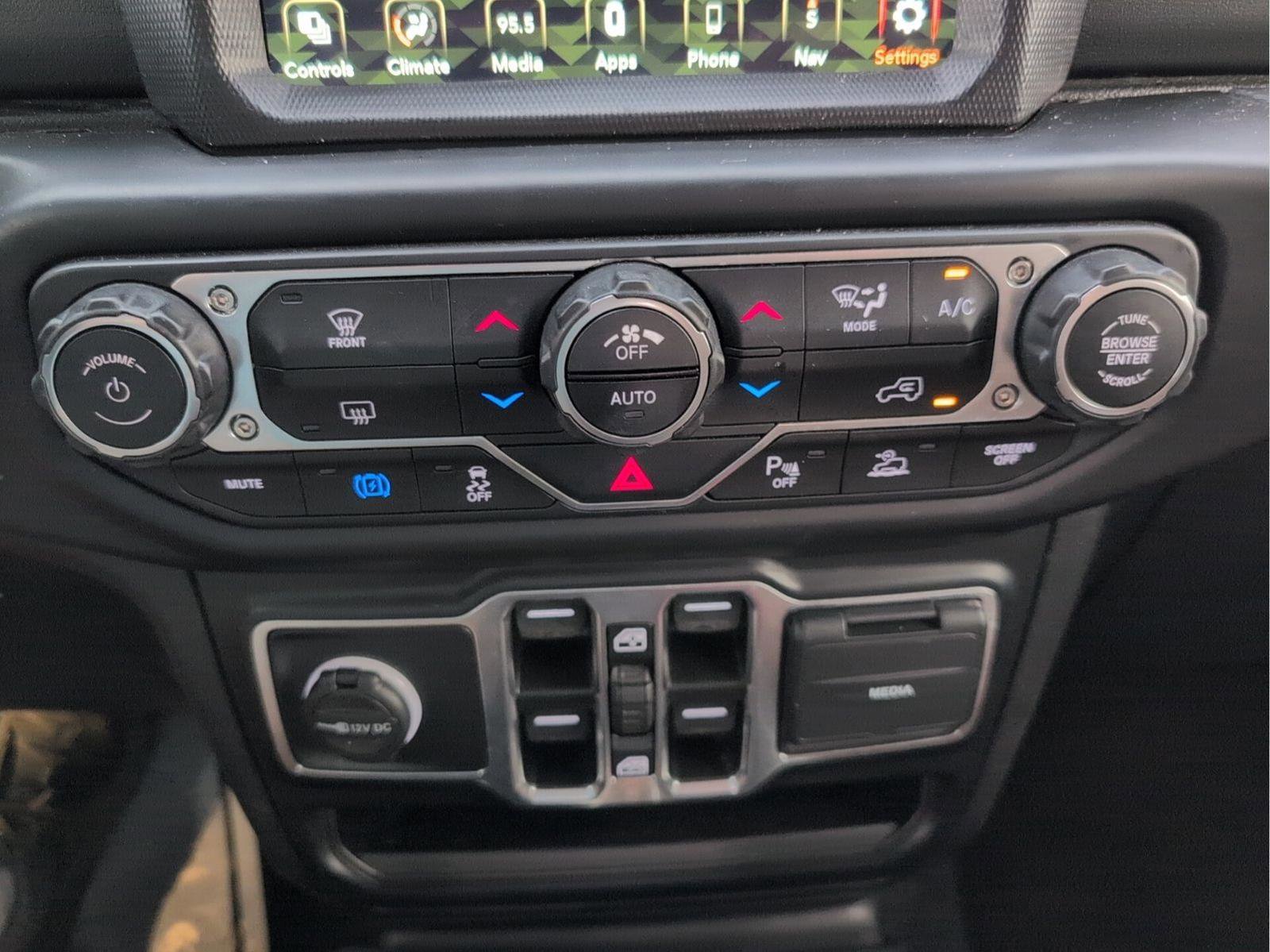 Used 2021 Jeep Wrangler Unlimited Sahara w/ Safety Group image 25