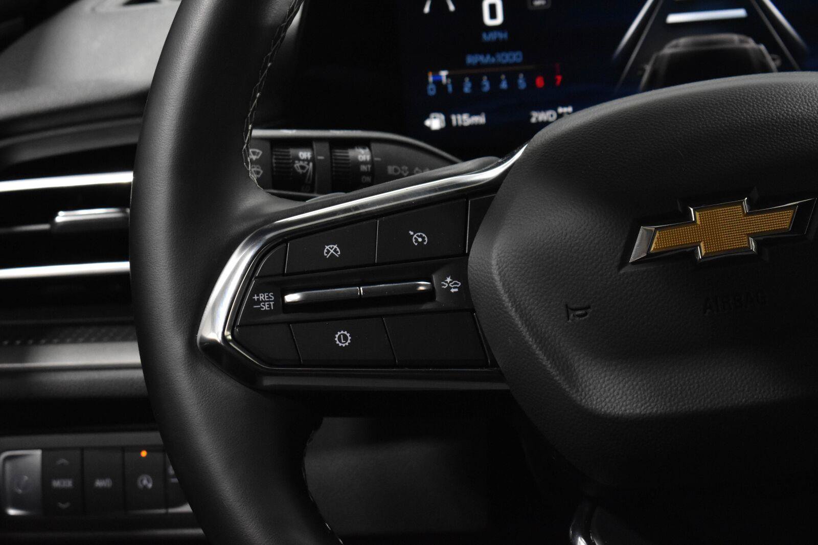 Used 2026 Chevrolet Traverse LT AWD/4WD image 8