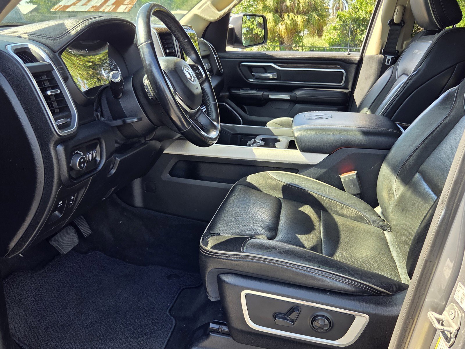 Used 2020 RAM 1500 Laramie RWD image 9
